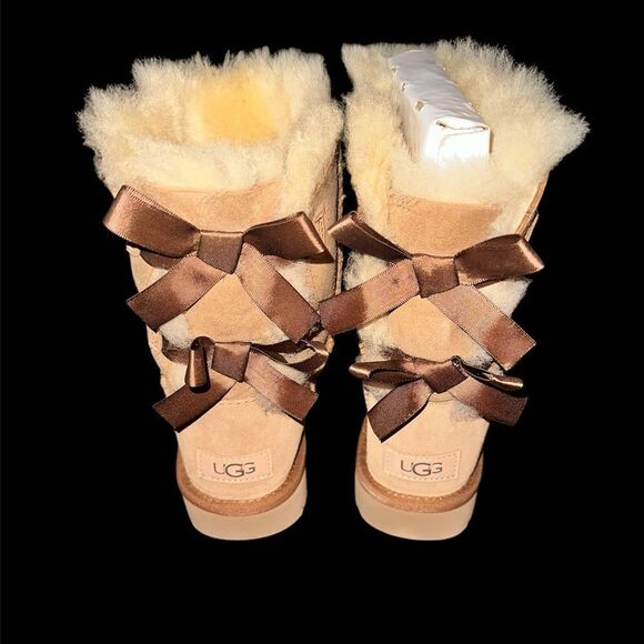 Ugg women’s Bailey Bow II, size 5, camel color. Brand new! - Picture 4 of 12